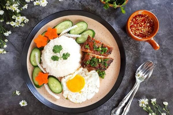  Những món ăn không thể thiếu nước mắm ngon nhất trong ẩm thực Việt Nam